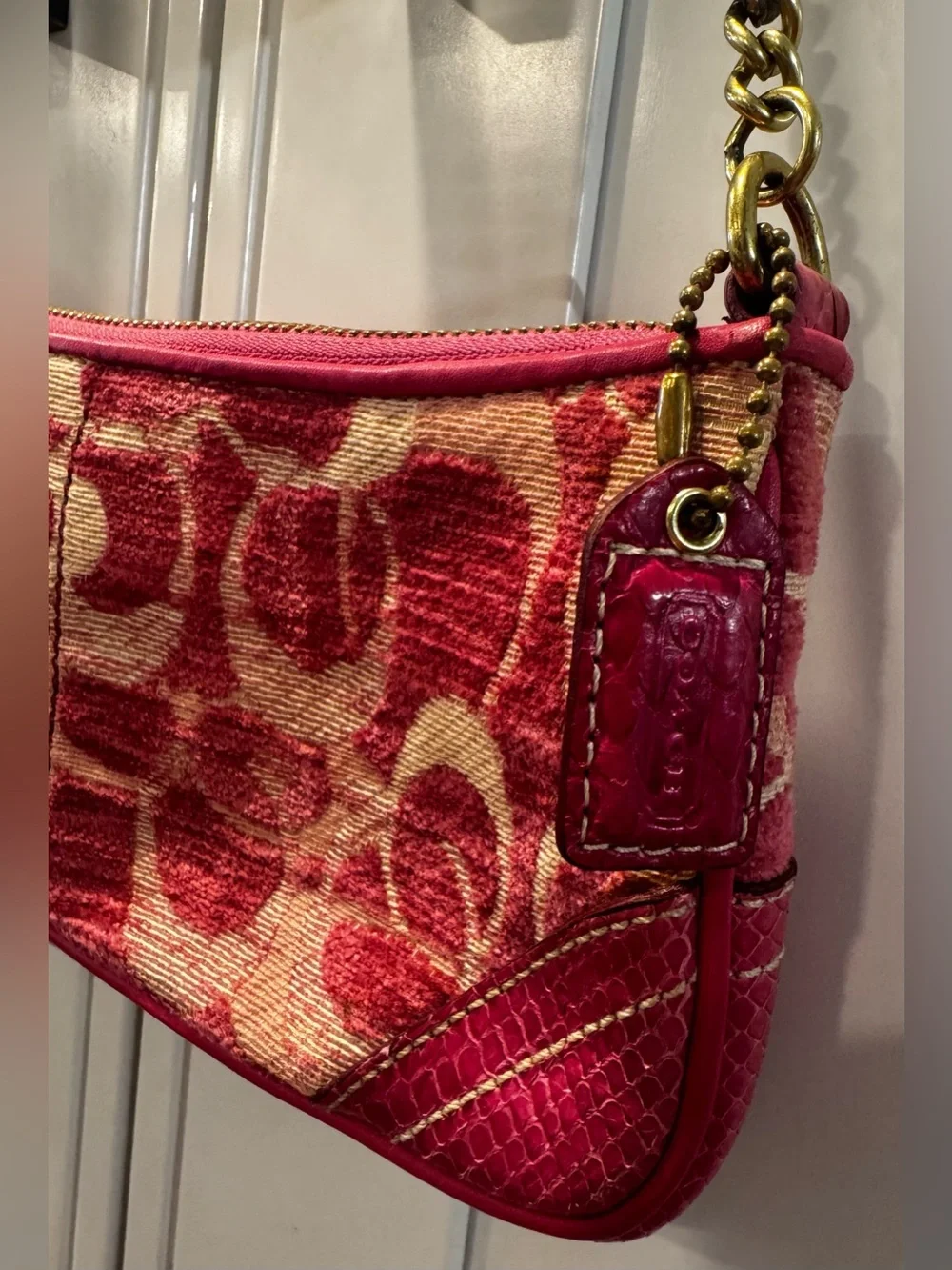 Coach RARE SMALL 8F51 Vintage Y2K Soho Magenta Pink Signature Chenille Baguette